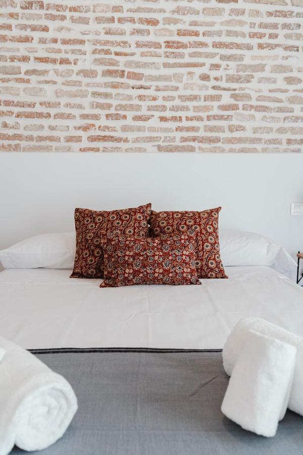 O&l Punonrostro Bright Minimalist Seville